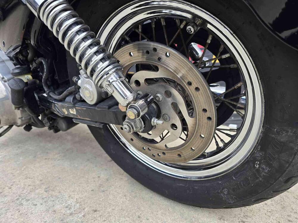 Harley-Davidson 883 Custom (2006 - 07) - XL 883C (9)