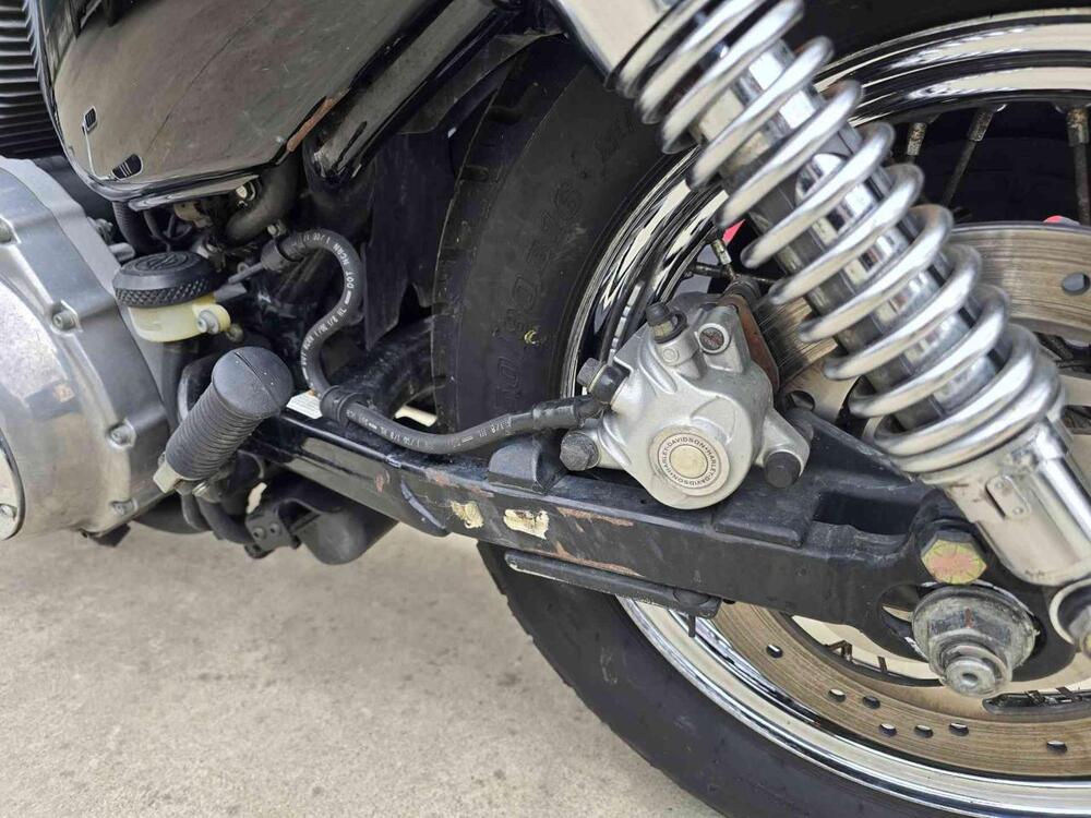 Harley-Davidson 883 Custom (2006 - 07) - XL 883C (13)