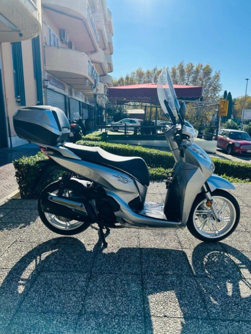 Honda SH 300 i ABS (2016 - 20) (7)