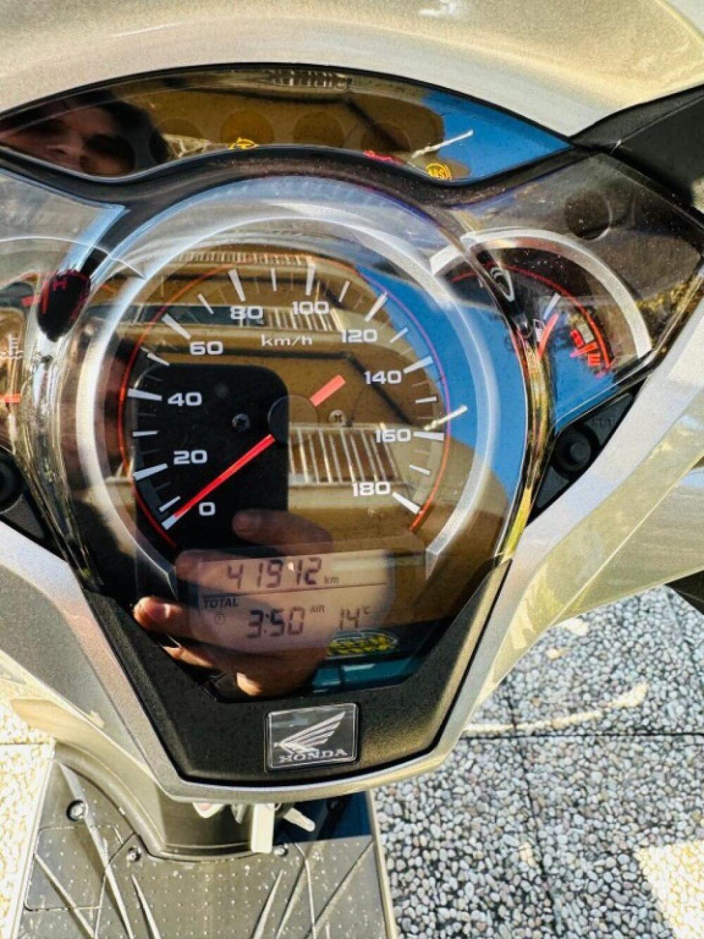 Honda SH 300 i ABS (2016 - 20) (4)