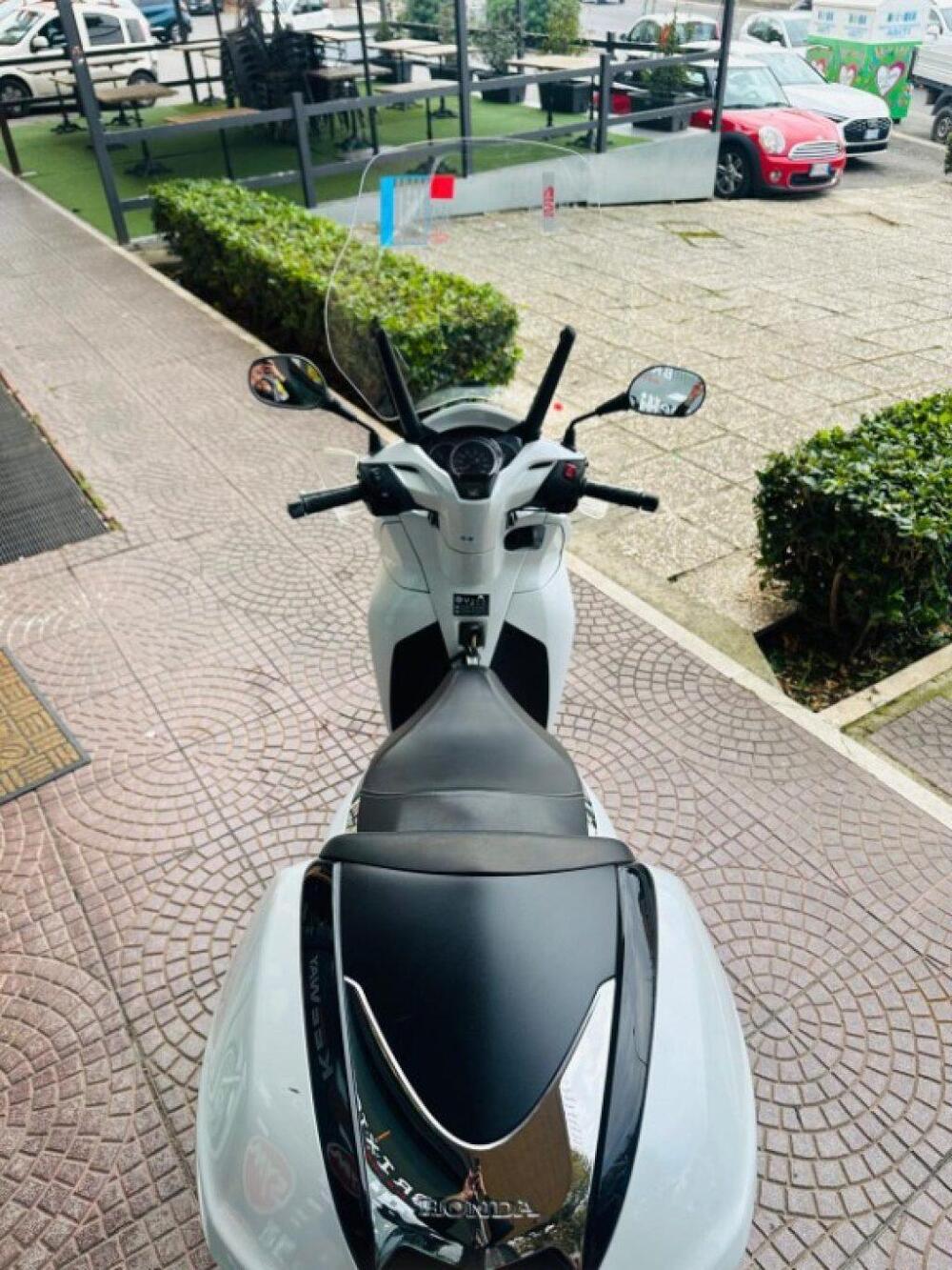 Honda SH 300 i ABS (2016 - 20) (4)