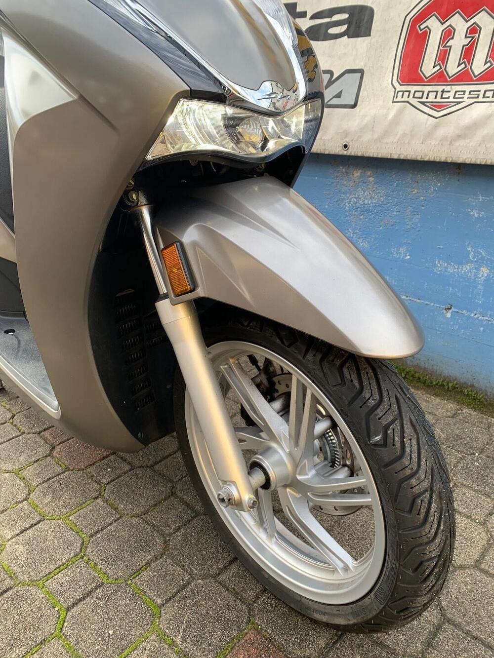 Honda SH 350 (2021 - 24) (6)