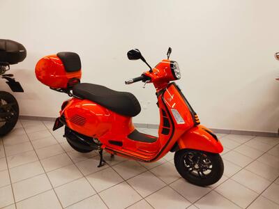 Vespa GTS 300 Super Sport (2023 - 24) usata