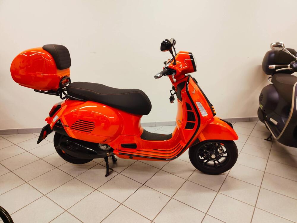 Vespa GTS 300 Super Sport (2023 - 24) (2)