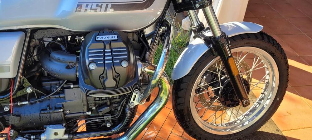 Moto Guzzi V7 Special (2021 - 24) (7)