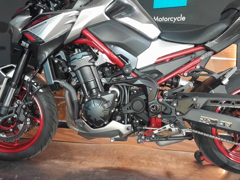 Kawasaki Z 900 (2021 - 24) (2)