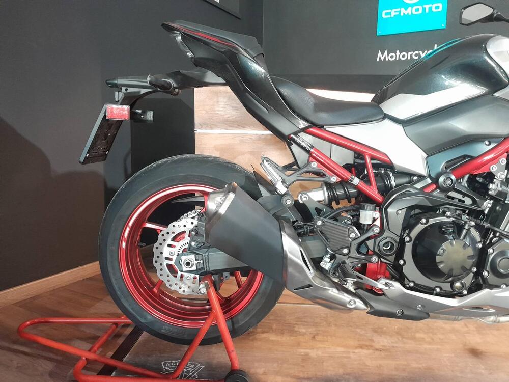 Kawasaki Z 900 (2021 - 24) (10)