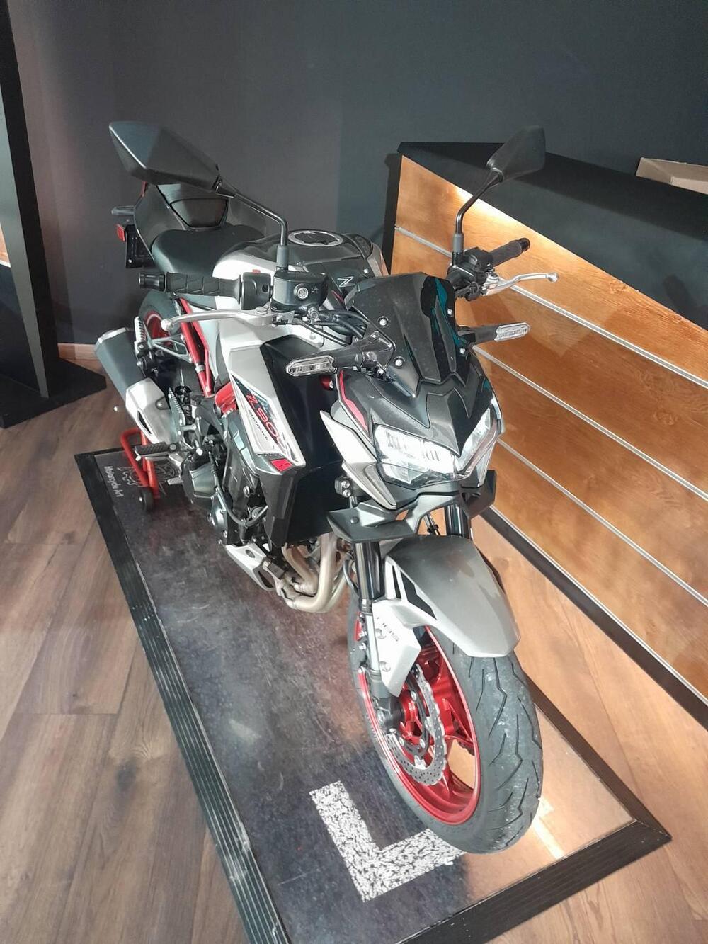 Kawasaki Z 900 (2021 - 24) (12)