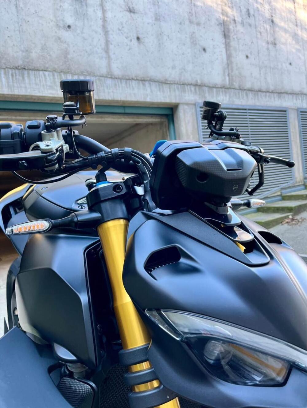 Ducati Streetfighter V4 1100 S (2021 - 22) (6)