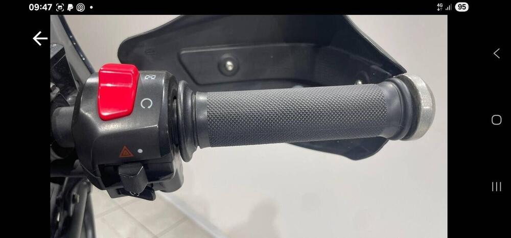 Royal Enfield Himalayan 411 (2021 - 24) (13)