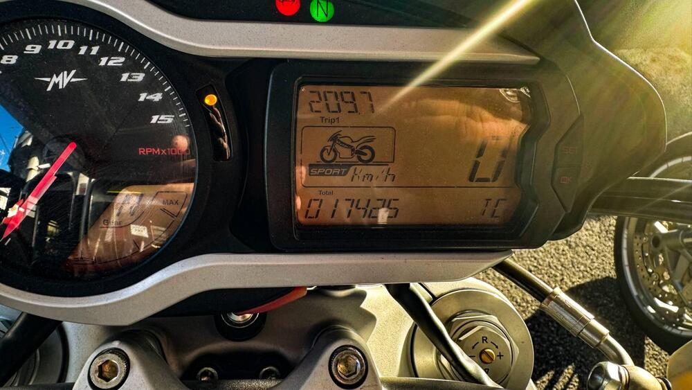 MV Agusta Brutale 920 (2011 - 12) (18)