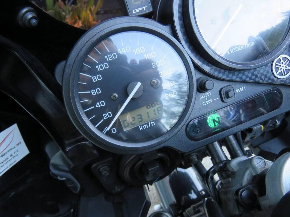 Yamaha FZS 600 Fazer (1998 - 01) (14)