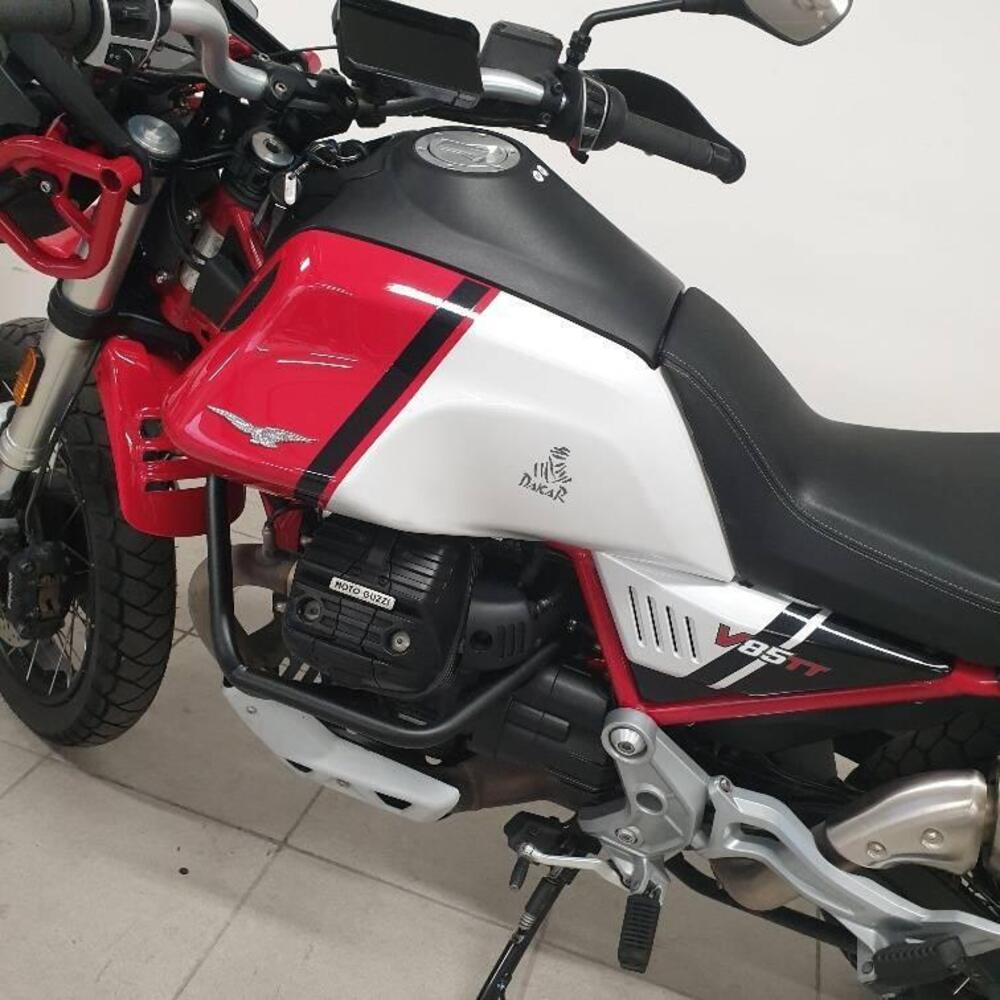 Moto Guzzi V85 TT (2021 - 23) (2)