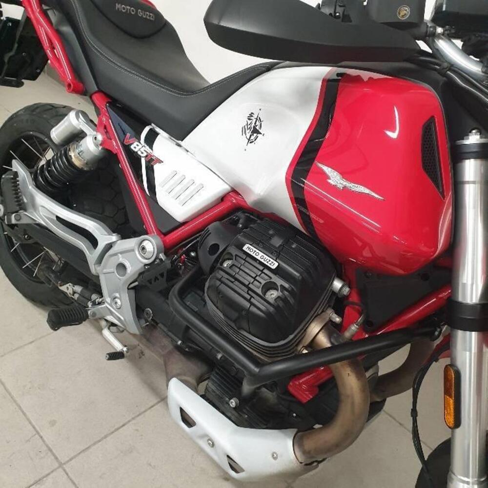 Moto Guzzi V85 TT (2021 - 23) (7)