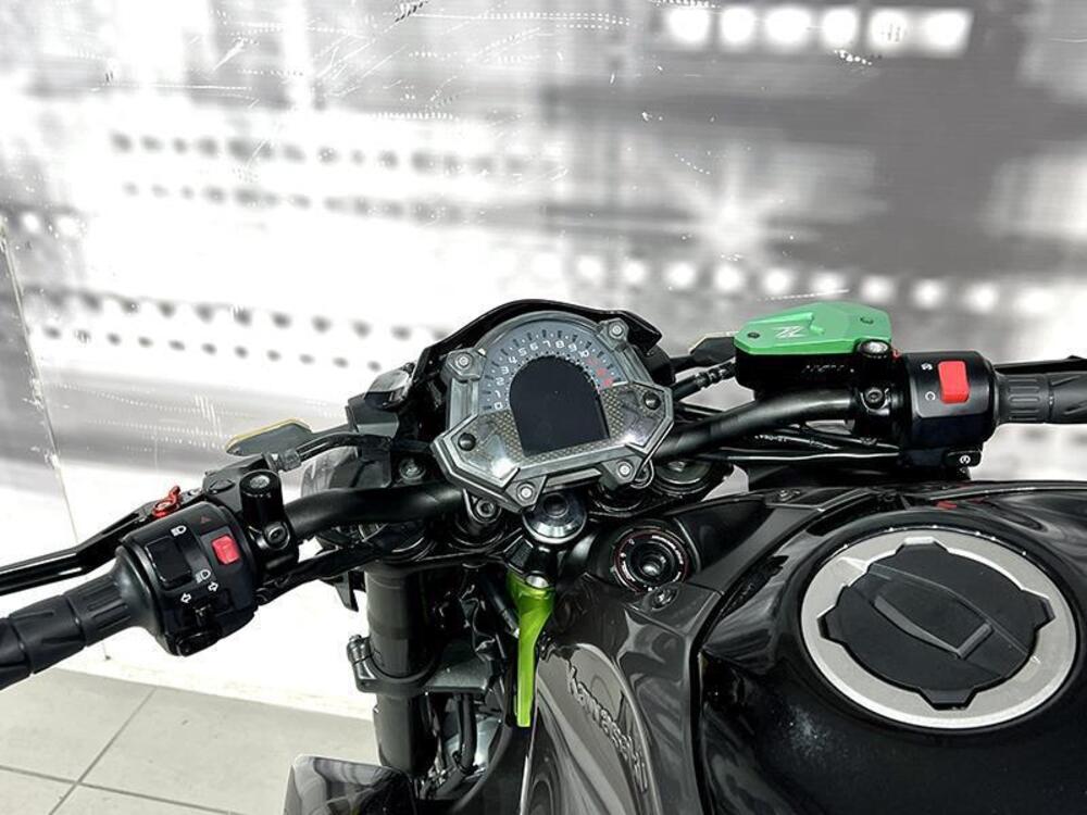 Kawasaki Z 900 (2017 - 18) (5)