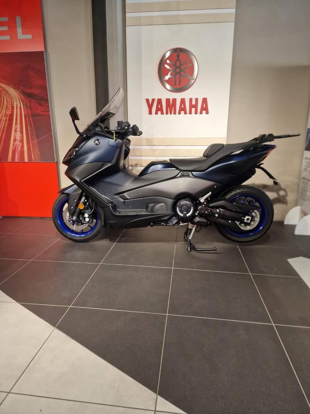 Yamaha T-Max 560 (2022 - 24) (2)