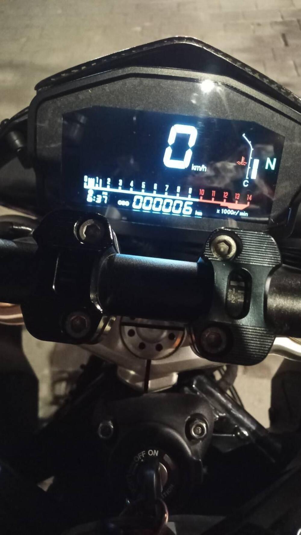 Ducati Hypermotard 1100 (2007 - 09) (4)