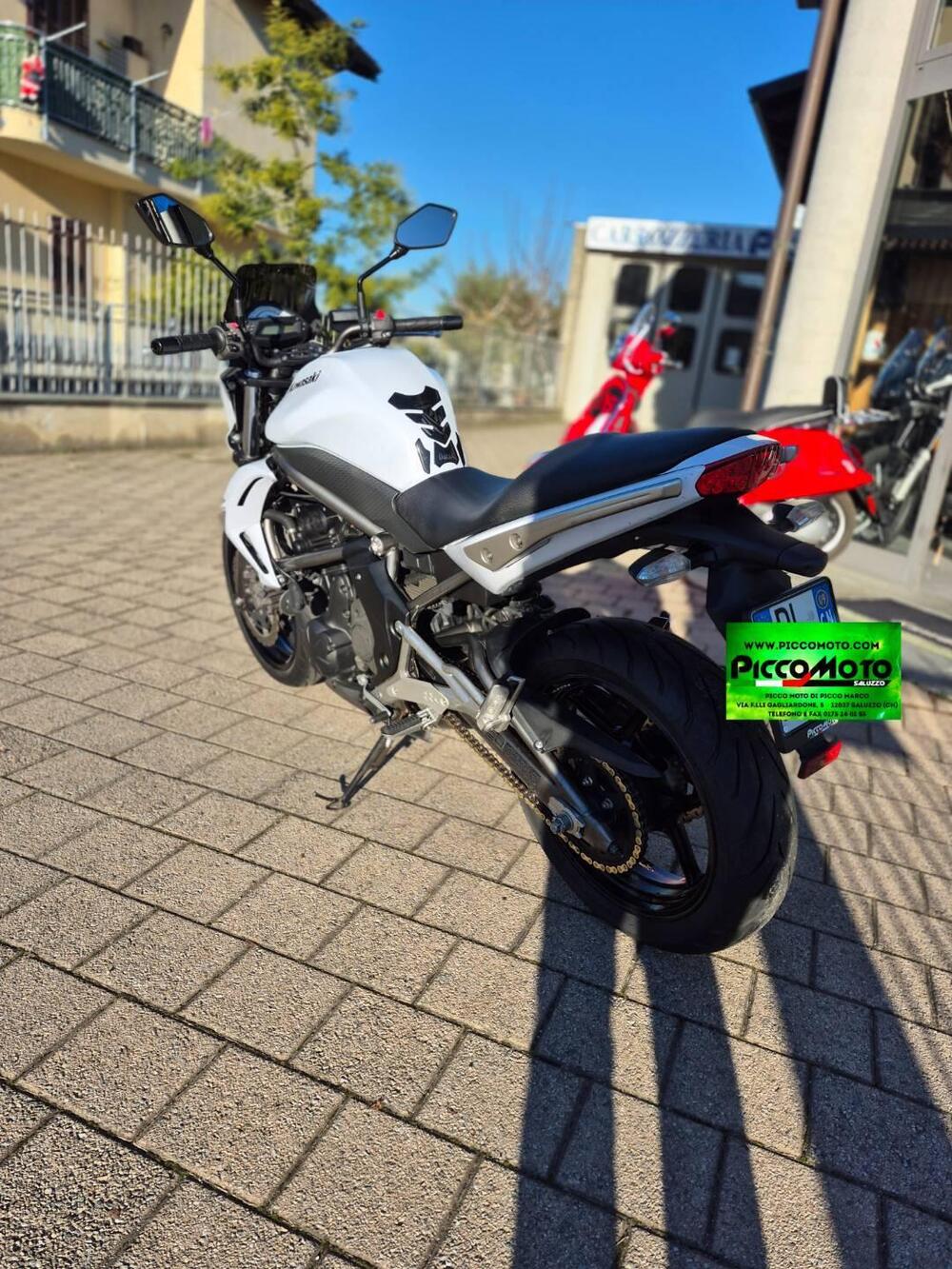 Kawasaki ER-6N (2009 - 11) (7)