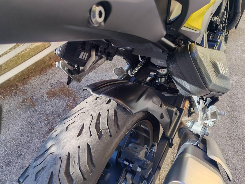 Honda CB 750 Hornet (2023 - 24) (3)