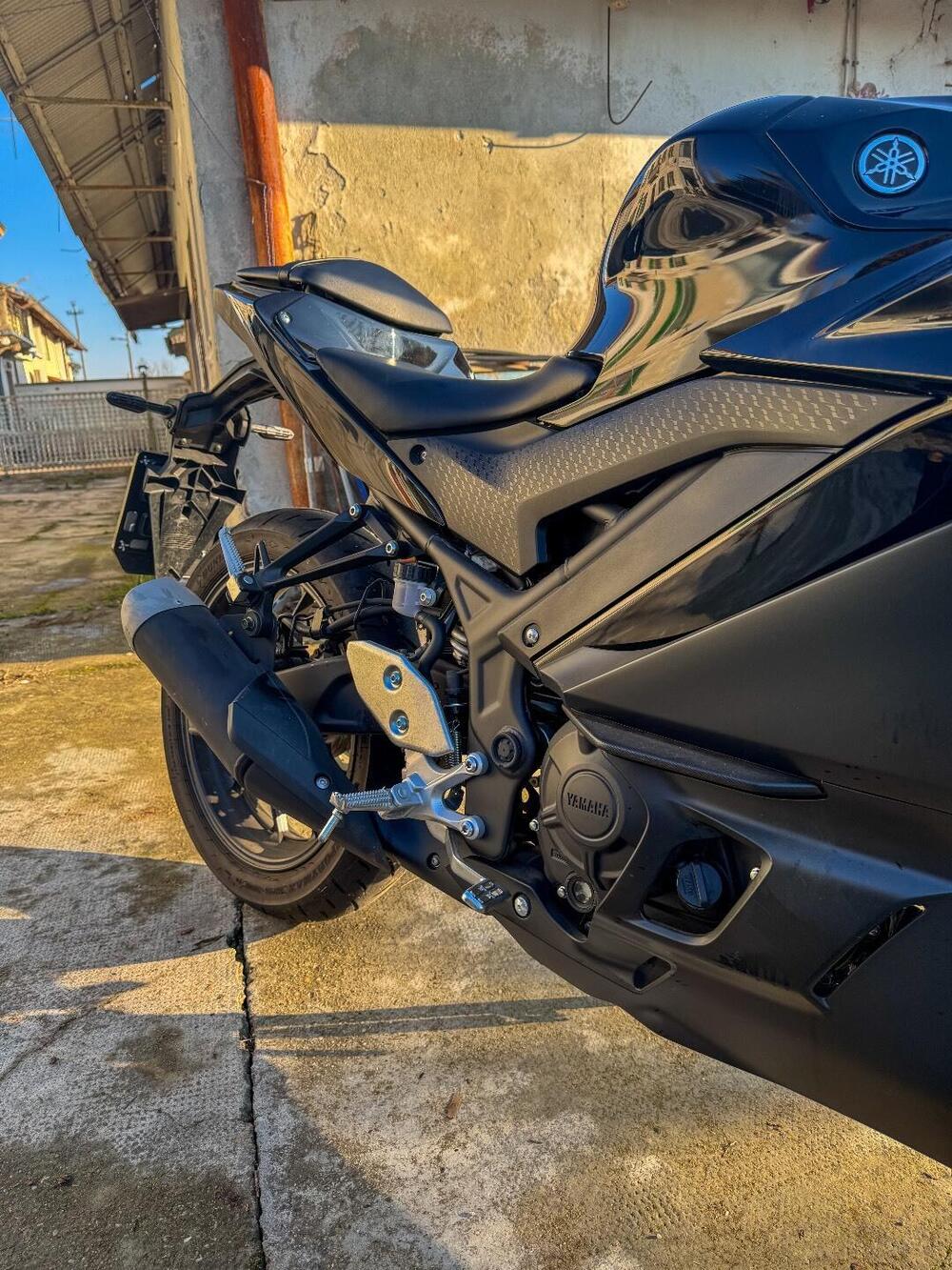 Yamaha YZF R3 (2021 - 24) (2)