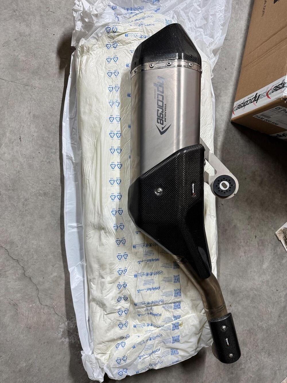 Scarico HP Corse Titanio e Carbonio KTM 790 ADV