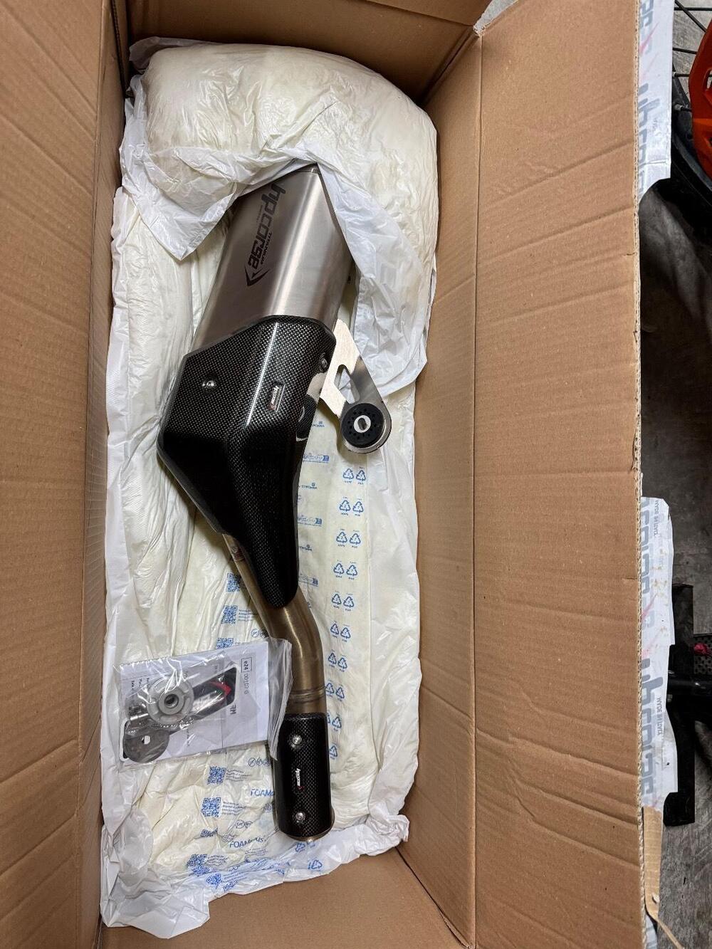 Scarico HP Corse Titanio e Carbonio KTM 790 ADV (2)