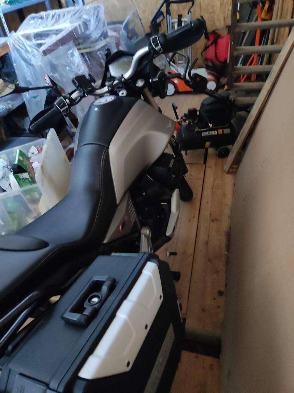 Moto Guzzi V85 TT (2019 - 20) (3)
