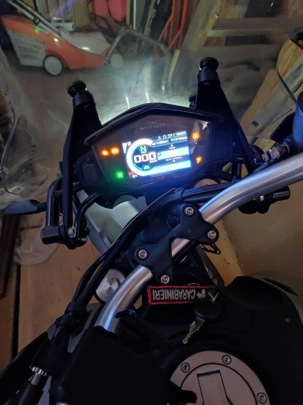 Moto Guzzi V85 TT (2019 - 20) (7)