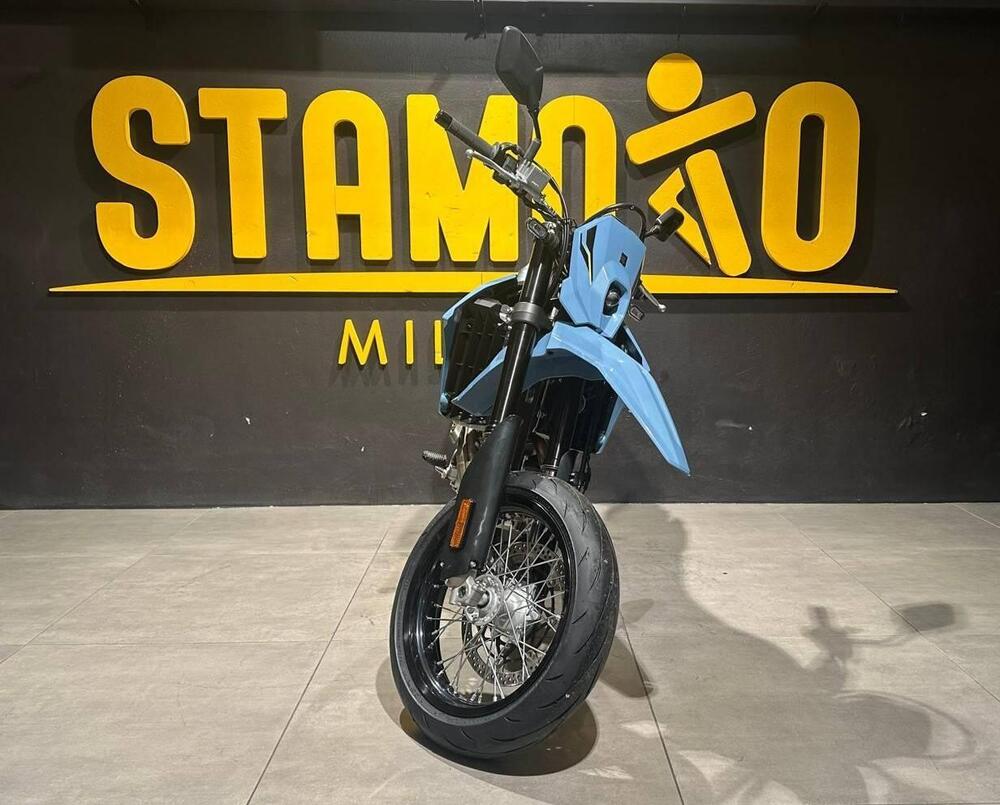 Suzuki DR-Z4SM (2025) (3)