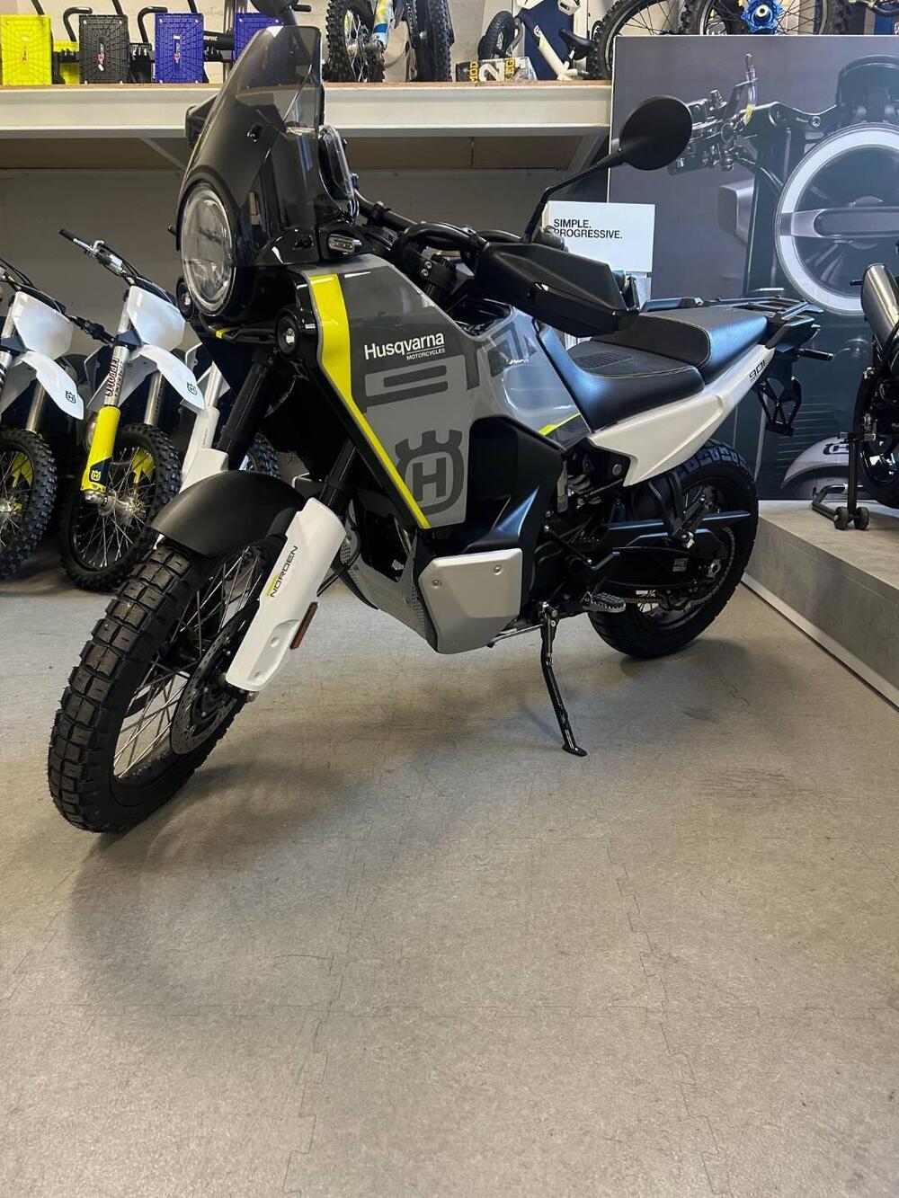 Husqvarna Norden 901 (2022 - 25)