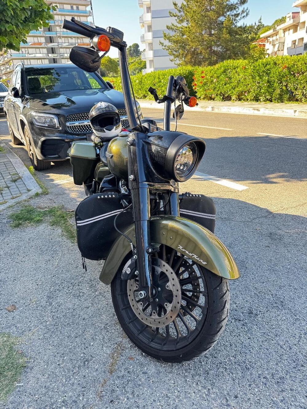 Harley-Davidson 107 Road King Special (2017 - 18) - FLHRXS (2)