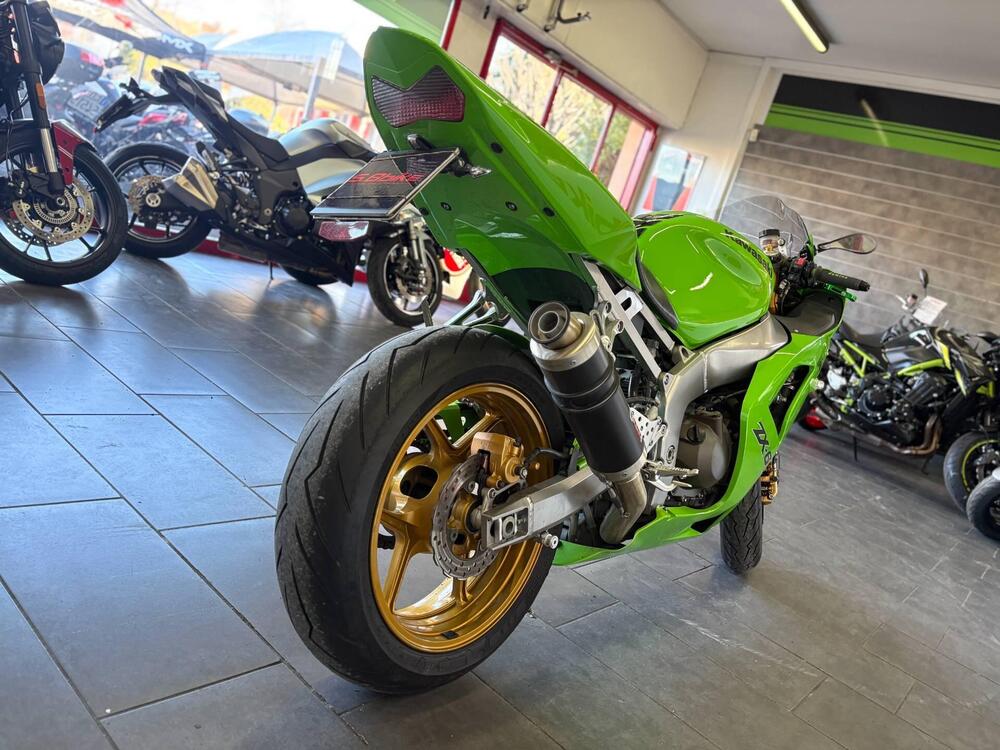 Kawasaki Ninja 636 ZX-6R (2003 - 04) (4)