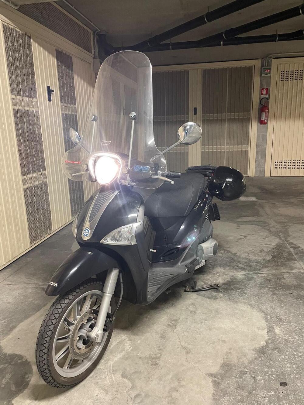 Piaggio Liberty 150 3V Full Optional (2013 - 15) (2)