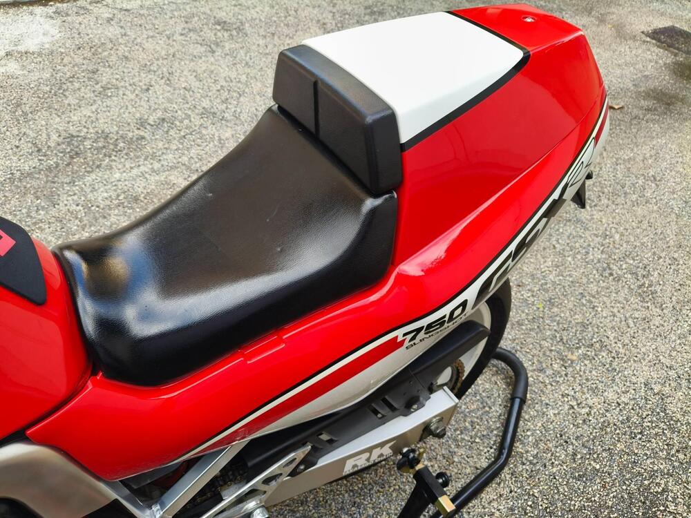 Suzuki GSX R 750 (1988 - 89) (18)