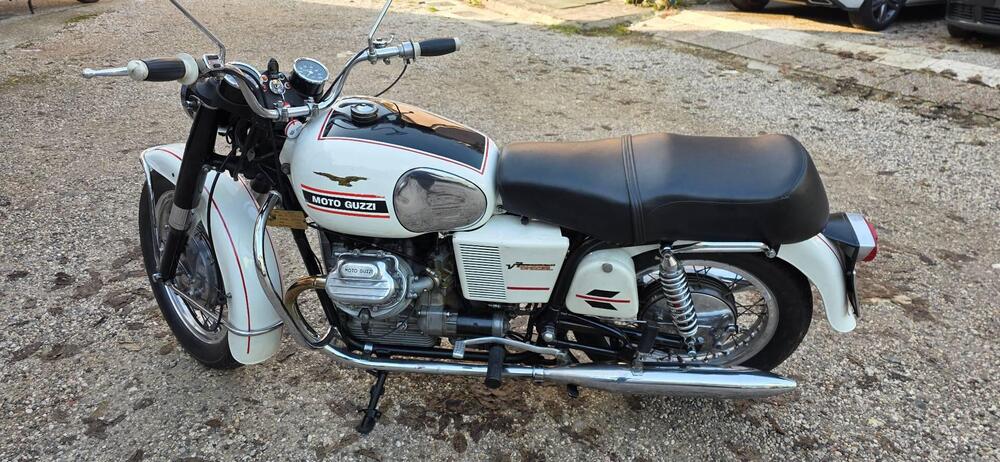 Moto Guzzi V7 SPECIAL