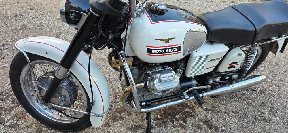Moto Guzzi V7 SPECIAL (2)