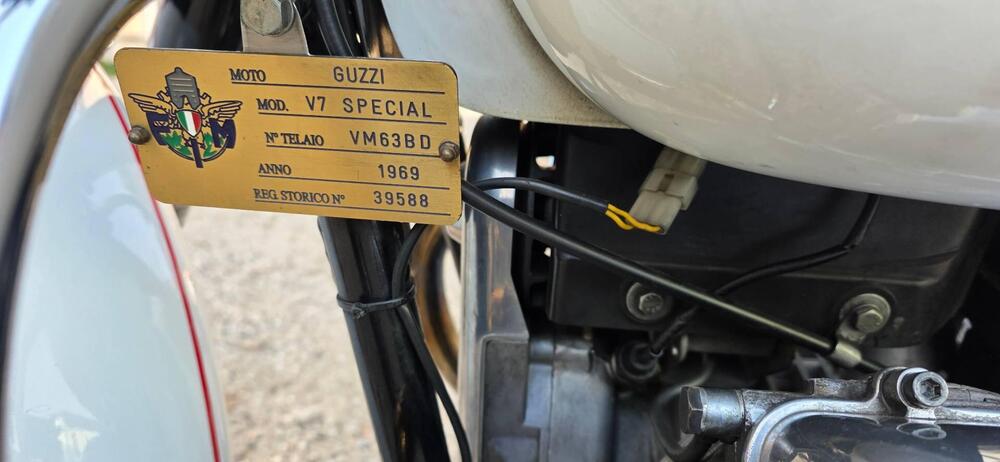 Moto Guzzi V7 SPECIAL (3)