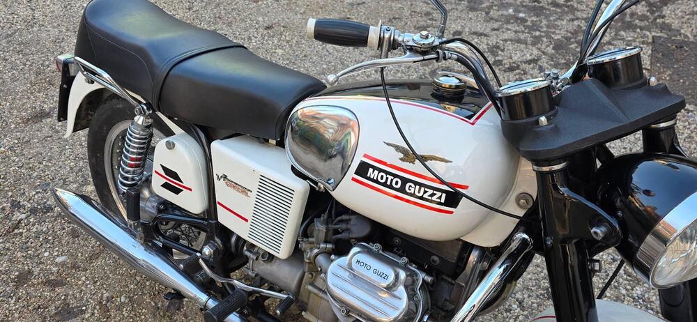 Moto Guzzi V7 SPECIAL (8)