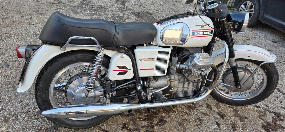 Moto Guzzi V7 SPECIAL (9)