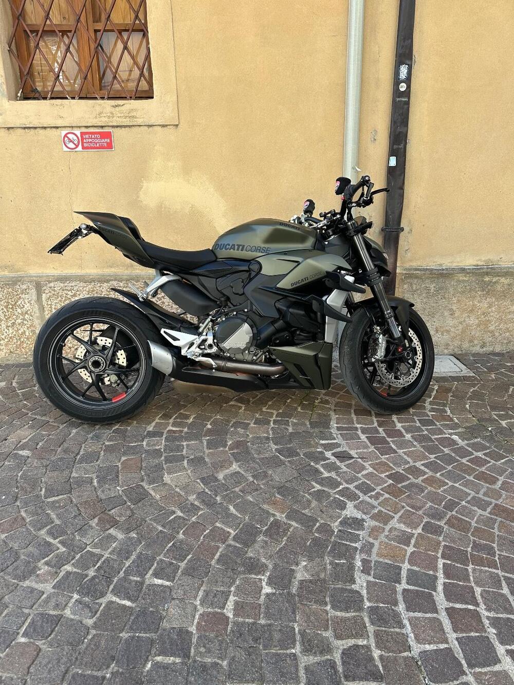 Ducati Streetfighter V2 955 Green (2022 - 23) (4)