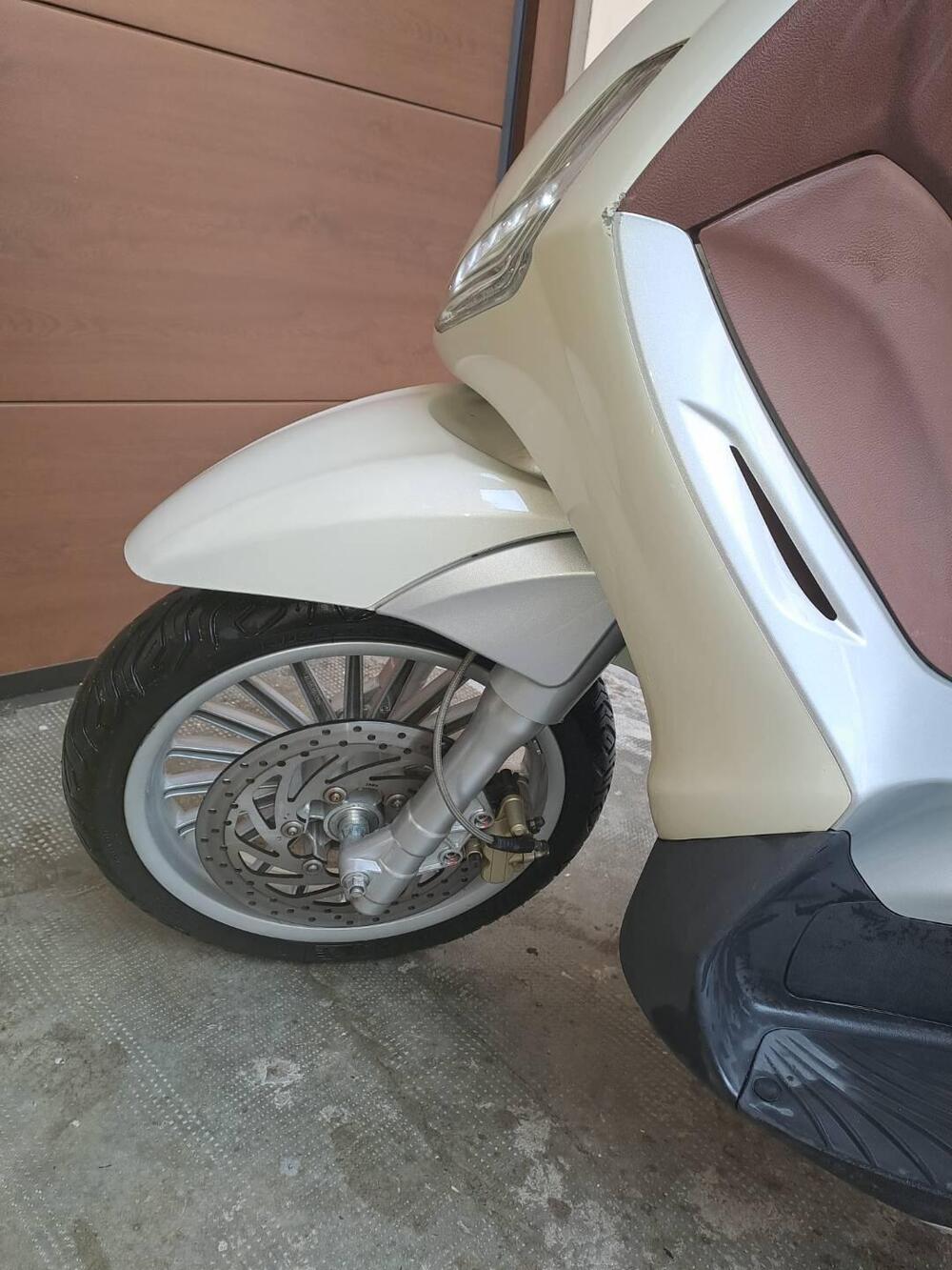 Piaggio Beverly 300 i.e. (2010 - 16) (3)