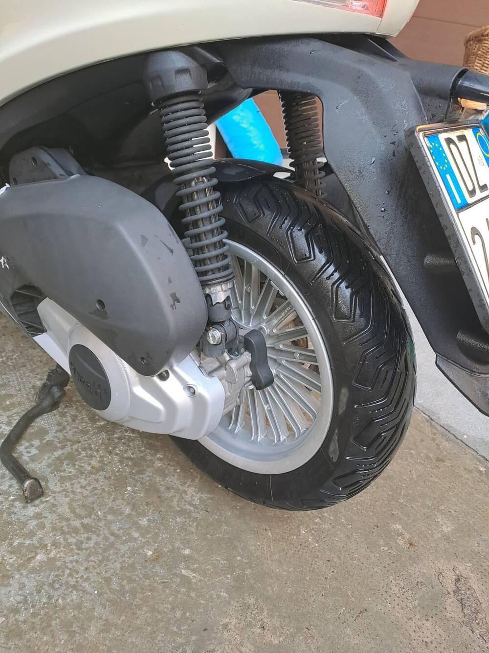 Piaggio Beverly 300 i.e. (2010 - 16) (4)