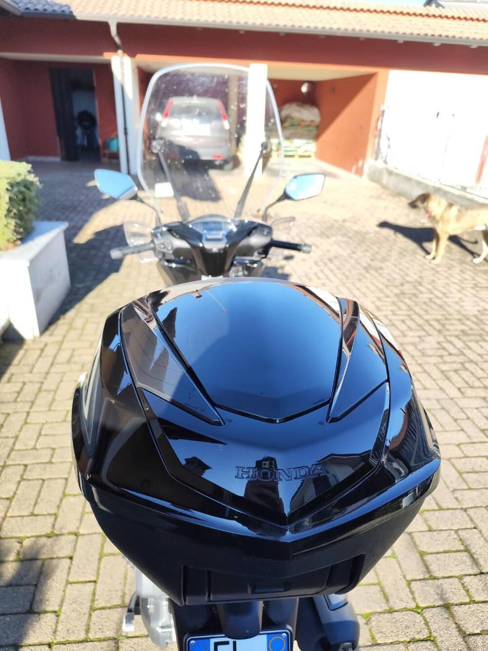 Honda SH 150i Sport (2024 - 25) (4)