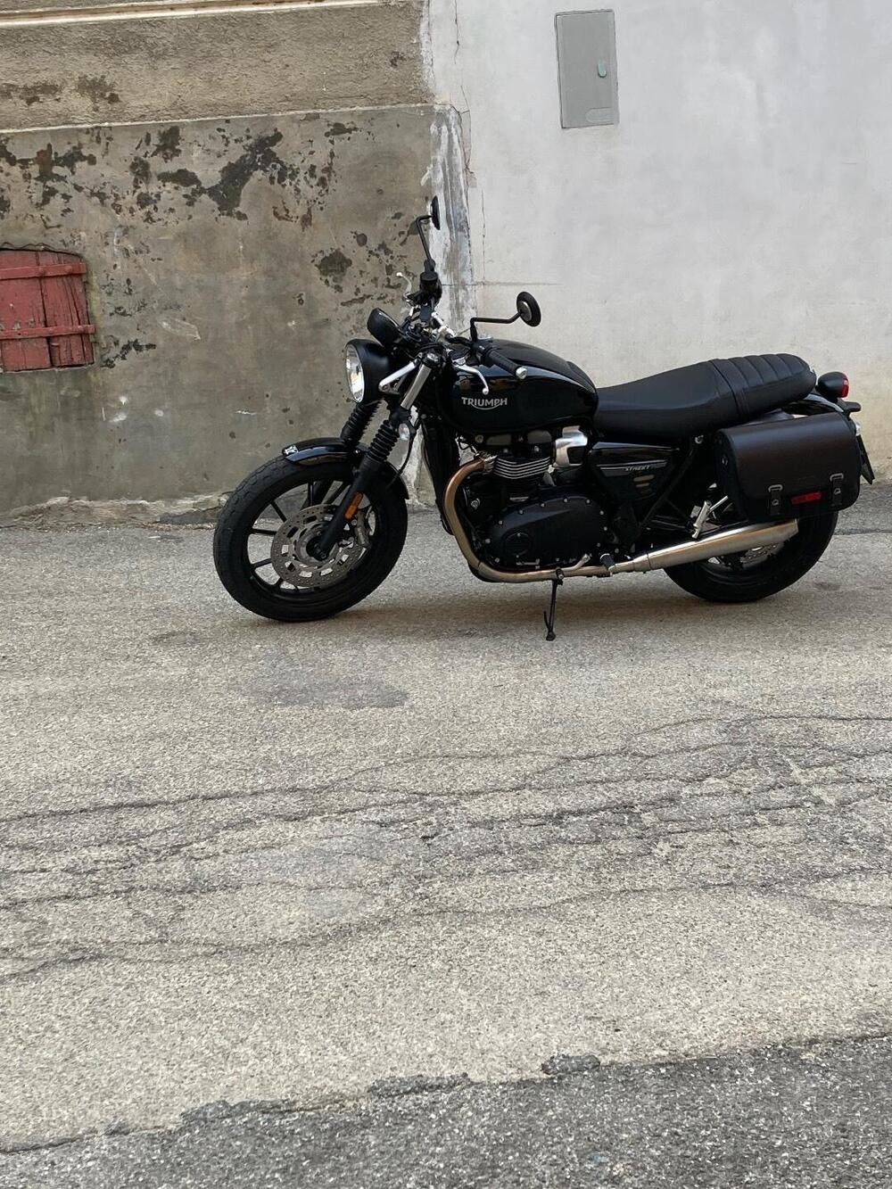 Triumph Street Twin 900 (2021 - 22) (13)