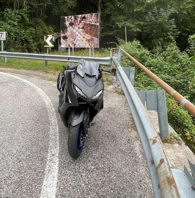 Yamaha T-Max 560 (2025) usata