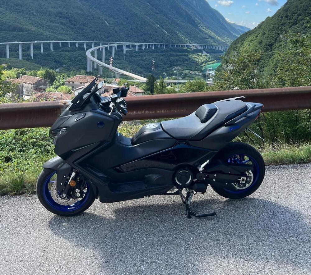 Yamaha T-Max 560 (2025) (2)
