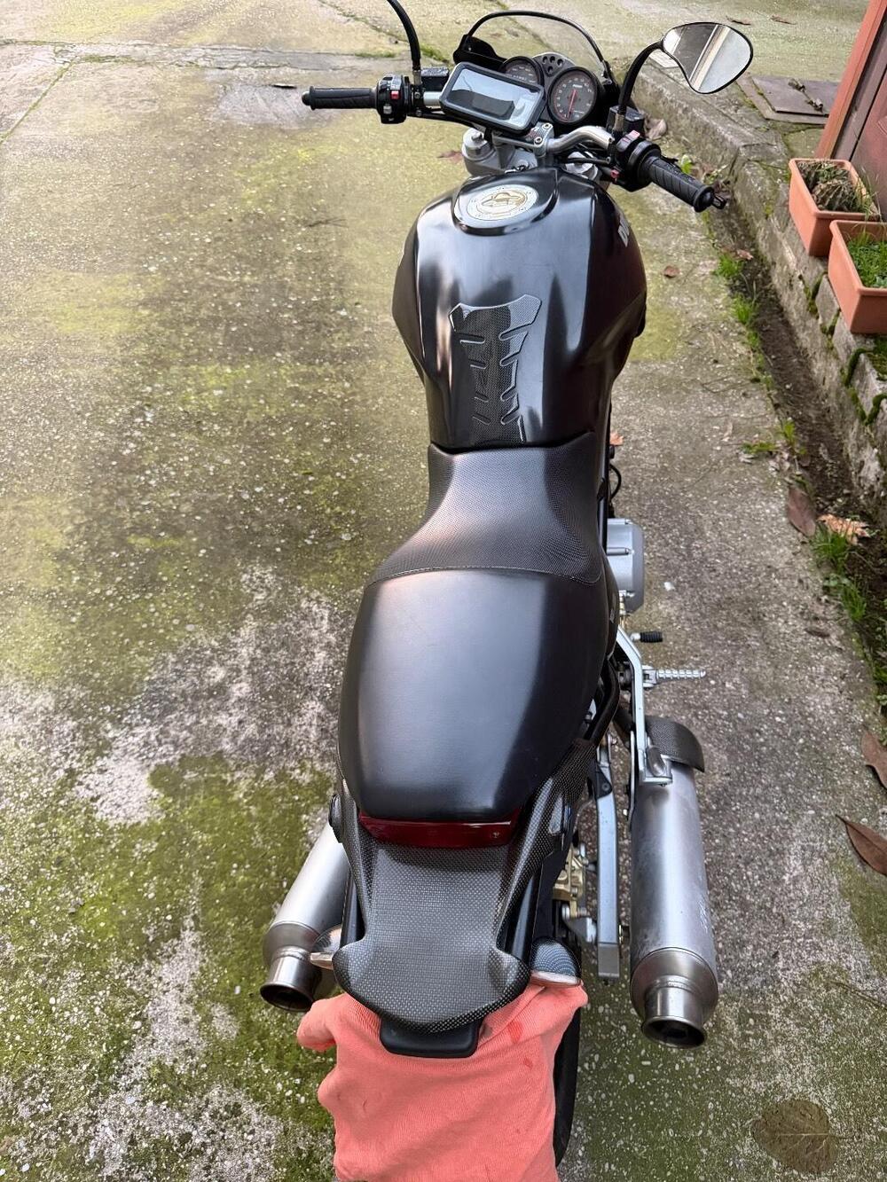 Ducati Monster 750 Dark (1999 - 02) (2)