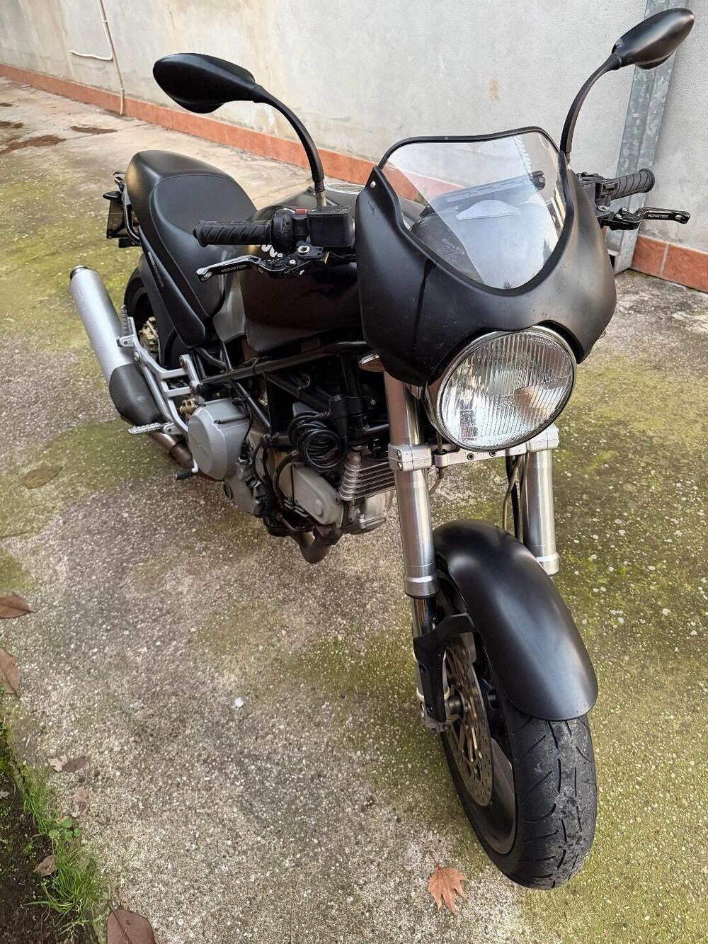 Ducati Monster 750 Dark (1999 - 02) (4)