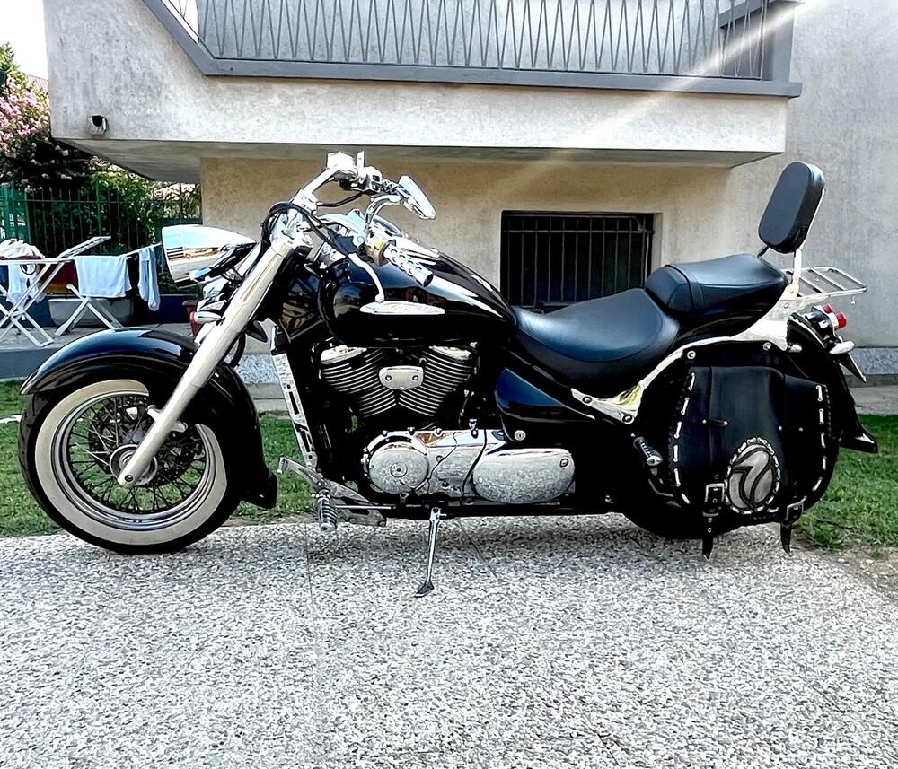 Suzuki VL 800 Intruder Volusia (2000 - 04)