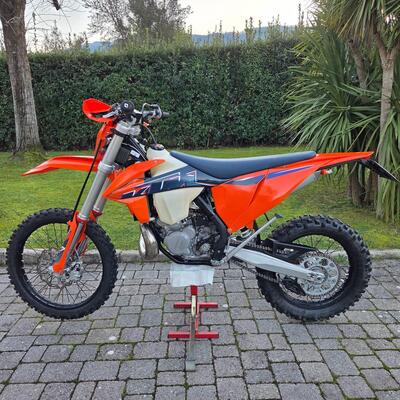 KTM 300 EXC E TPI (2022) usata